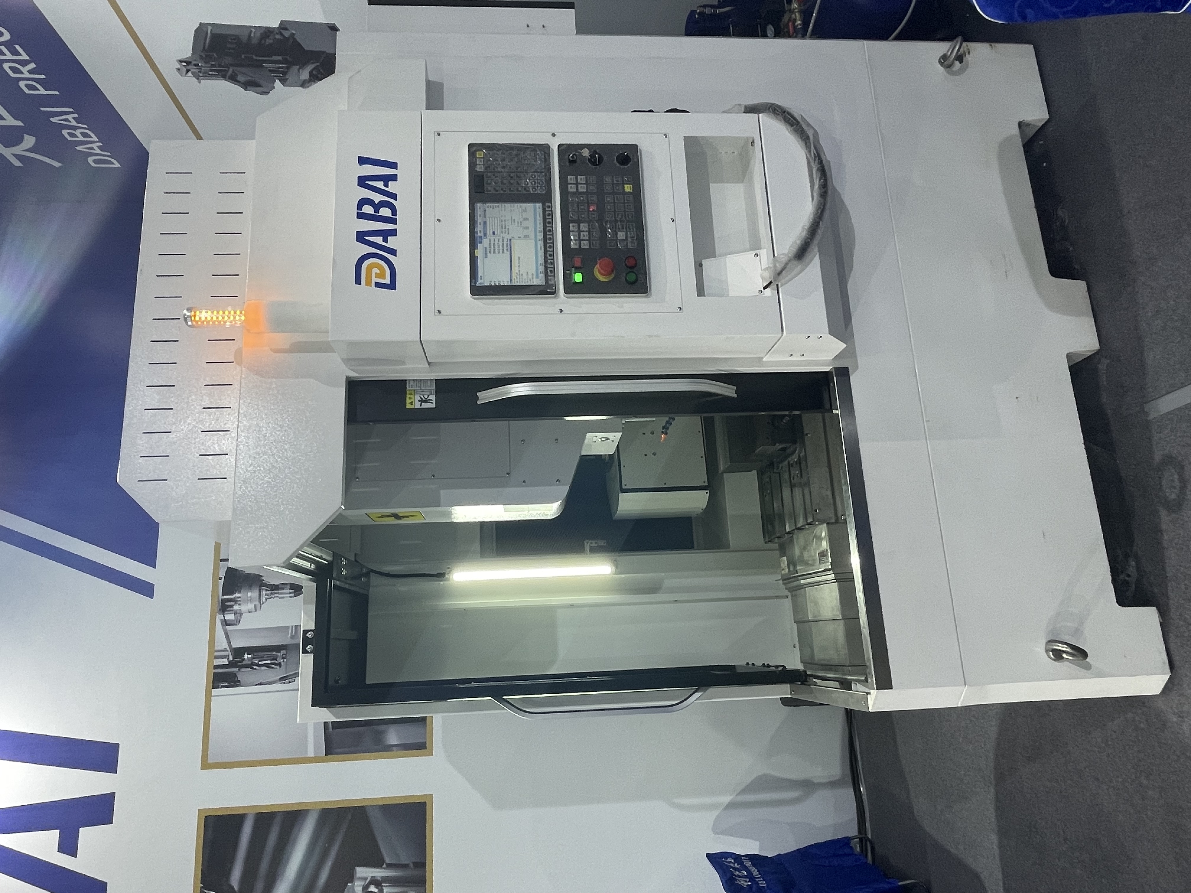 Difference between CNC machining centers and other CNC machine tools